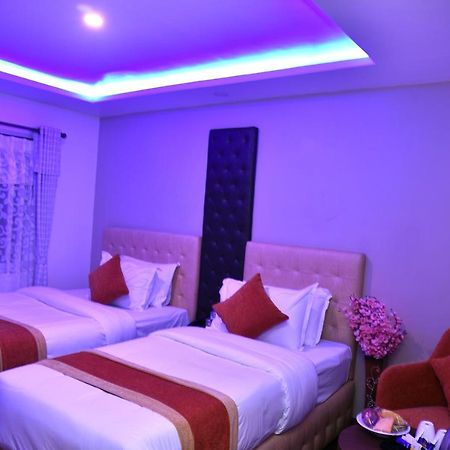 Marinha Airport Hotel Катманду Екстериор снимка