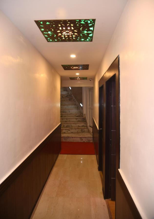 Marinha Airport Hotel Катманду Екстериор снимка