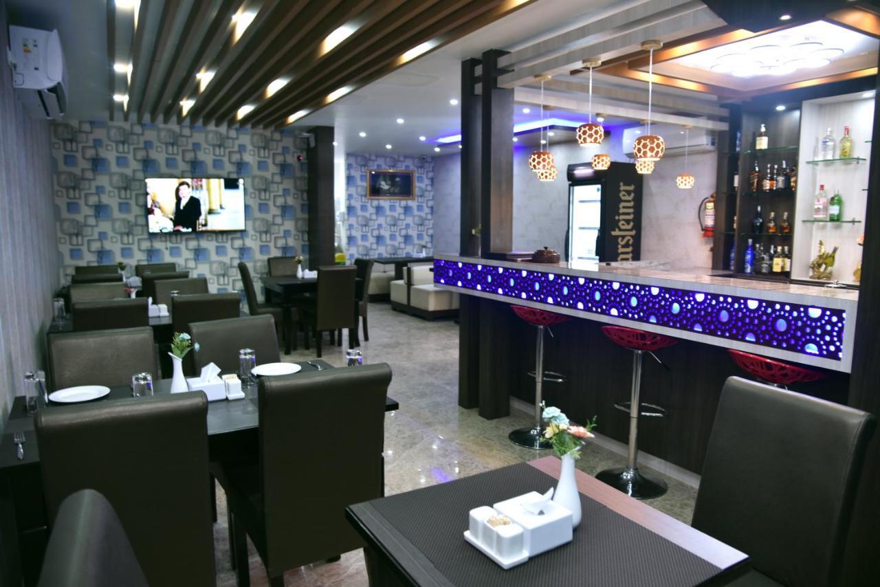 Marinha Airport Hotel Катманду Екстериор снимка